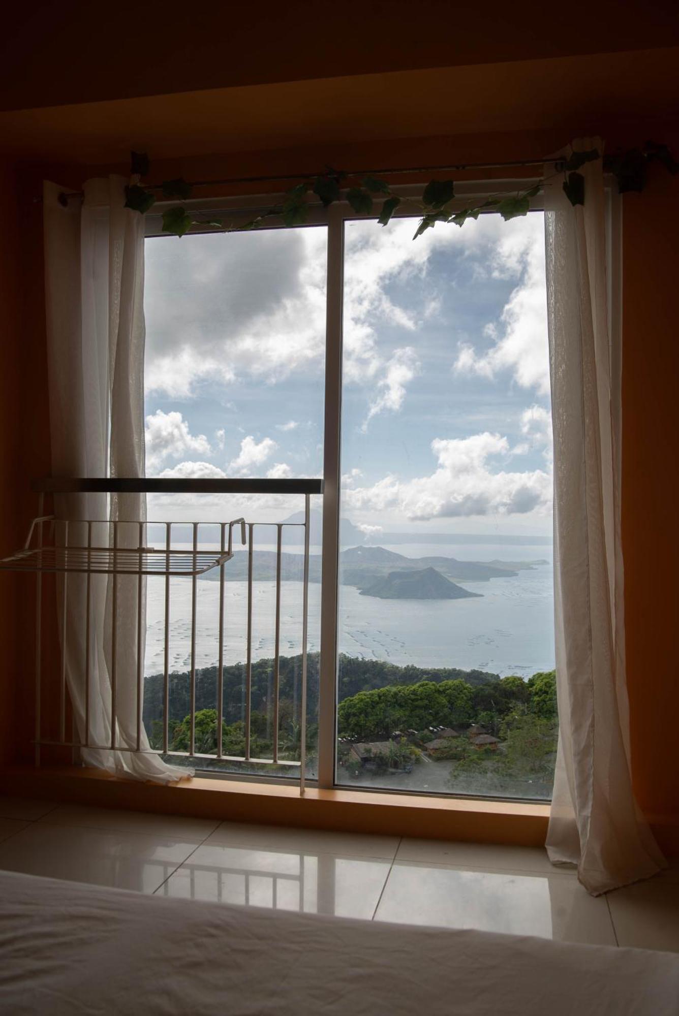 Wind Residences For Rent - Luiice Tagaytay City ภายนอก รูปภาพ